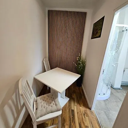 Pension Donaublick 2 In Stifterstrasse19. Apartman *