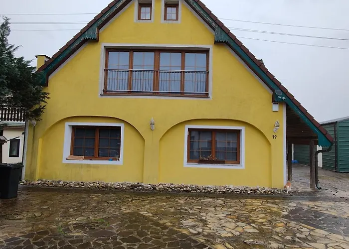 Apartman Pension Donaublick 2 In Stifterstrasse19. *