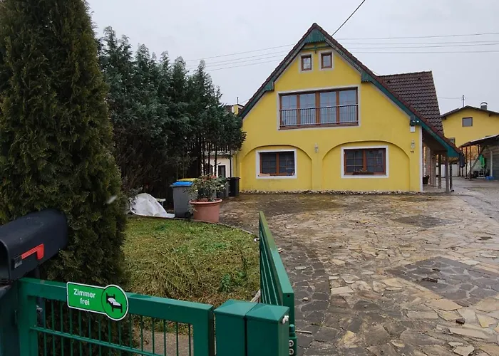 Pension Donaublick 2 In Stifterstrasse19. * Grein