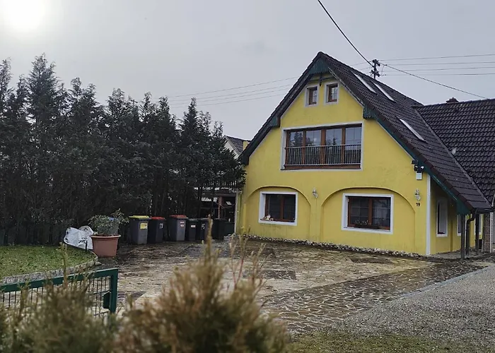 Pension Donaublick 2 In Stifterstrasse19. *