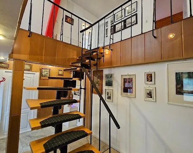 Pension Donaublick 2 In Stifterstrasse19. *