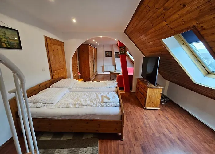 Pension Donaublick 2 In Stifterstrasse19. * Грайн